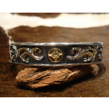 FIRST ARROWS BR-028 K18付 フチ付 カラ草彫りバングル画像