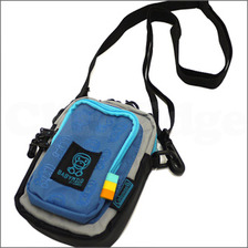 A BATHING APE BABY MILO by SANRIO &times; Coleman マルチポーチ GRAYxBLUE画像