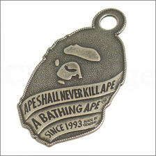 A BATHING APE APE FACE キーホルダー SILVER画像
