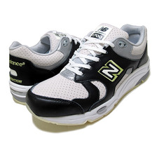 new balance &times; BARNEYS NEW YORK CM1700 WG "GLOW IN THE DARK"画像