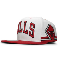 Mitchell & Ness CHICAGO BULLS TEAM-SHORT SNAPBACK LVMNCHB220画像