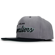 Mitchell & Ness CLEVELAND CAVALIERS TEAM-SCRIPT LADY LIBERTY SNAPBACK LVMNCLC031画像