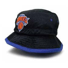 Mitchell & Ness NEW YORK KNICKS THEN & NOW JERSEY BUCKET HAT LVMNNYK114画像