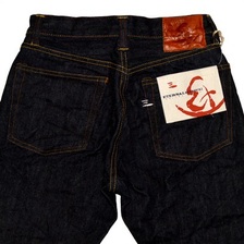 ETERNAL 902 17.6ozセルビッチタイトストレートモデル画像