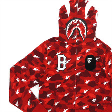 A BATHING APE &times; BLACK SCALE CAMO SHARK FULL ZIP HOODIE RED画像