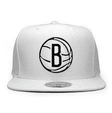 Mitchell & Ness BROOKLYN NETS BASIC SOLID LOGO SNAPBACK WHITE CNFMNBKN110画像