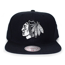 Mitchell & Ness CHICAGO BLACKHAWKS BASIC SOLID LOGO SNAPBACK BLACKxWHITE LVMNCBH065画像