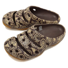 KEEN Yogui Arts MNS Brown Paisley 1017082画像