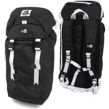 X-LARGE &times; NEW ERA WALKING APE RUCKSACK 01181038画像