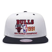 Mitchell & Ness BULLS NBA FINALS CHAMPS 1991 スナップバックキャップ WHITExBLACK CNFMNCHB307画像