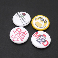 UNDERCOVER &times; VERDY CAN BADGE画像