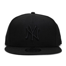 NEW ERA NEW YORK YANKEES SNAPBACK BLACKOUT NR11591026画像