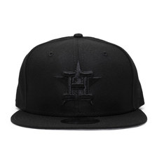 NEW ERA HOUSTON ASTROS SNAPBACK BLACKOUT AP11591053画像