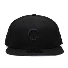 NEW ERA CHICAGO CUBS SNAPBACK BLACKOUT AP11591074画像