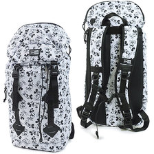 NEW ERA 28L RUCKSACK DISNEY 90TH MICKEY MOUSE PRINT 11785052画像
