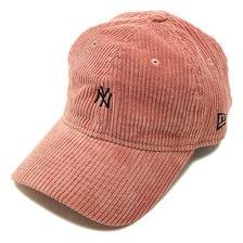 NEW ERA 9THIRTY クロスストラップ コーデュロイ ニューヨーク・ヤンキース ピンク &times; ブラック 11781532画像