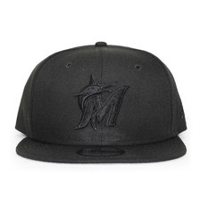 NEW ERA MIAMI MARLINS SNAPBACK BLACKOUT NR11875068 2019画像