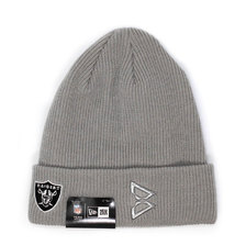 NEW ERA OAKLAND RAIDERS SHIELD B LOGO KNIT BEANIE GREY NEBSM006画像