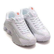 NIKE SHOX R4 WHT/WHT-MTLC SLVR-BRT CRMSN 104265-131画像