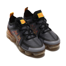 NIKE WMNS AIR VAPORMAX 2019 SE BLK/PL VNLL-BRT CRMSN-UNV GLD CD7094-002画像