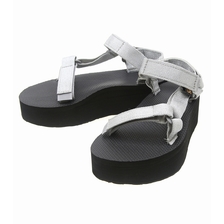 Teva FLATFROM UNIVERSAL METALLIC SILVER 1008844-MSLV画像