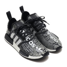 adidas NMD_R1 atmos CORE BLACK/RUNNING WHITE/RUNNING WHITE EH2204画像
