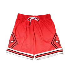 Mitchell & Ness Old English Swingman Shorts C.Bulls RED SMSHEF18023-CBU画像