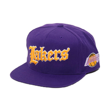 Mitchell & Ness Old English SNAP BACK- LA.Lakers PURPLE 6HSSEF18025-LAL画像
