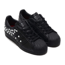 adidas SUPERSTAR W CORE BLACK/FOOTWEAR WHITE/SCARLET FV3343画像
