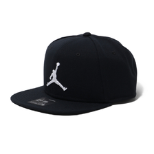 JORDAN BRAND JORDAN PRO JUMPMAN SNAPBACK BLACK/BLACK/BLACK/WHITE AR2118-013画像