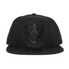 NEW ERA OAKLAND RAIDERS SNAPBACK BLACKOUT NE33151画像
