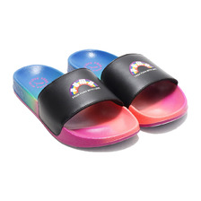 PUMA LEADCAT SLIDE X PRIDE BLACK/WHITE 375796-01画像