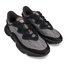 adidas OZWEEGO GRAY SIX/CORE BLACK/GREEN TINT FV1807画像