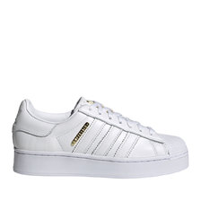 adidas SUPERSTAR BOLD W FOOTWEAR WHITE/WHITEGOLD METARIC/CORE BLACK FW4520画像
