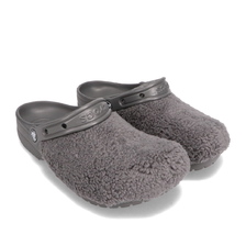 crocs classic fuzz mania clog SLATEGREY 206625-0DA画像