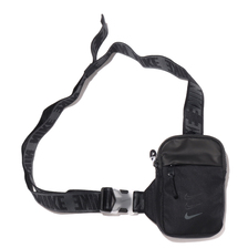 NIKE NK SPRTSWR ESSENTIALS S HIP P BLACK/BLACK/DK SMOKE GREY BA5904-011画像