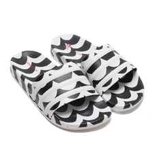 adidas Marimekko ADILETTE W CORE BLACK/FOOTWEAR WHITE/TEAM REAL MAGENTA GW7536画像