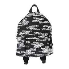 VETEMENTS STAMPED LOGO BACKPACK UA52BA700画像