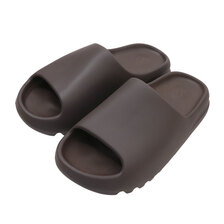 adidas YEEZY SLIDE SOOT GX6141画像