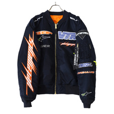 VETEMENTS RACING LOGO BOMBER UE52JA380画像