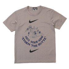 BLACK COMME des GARCONS &times; NIKE 1973 STORM THE BUTTE TEE KHAKI画像