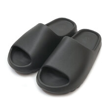 adidas YEEZY SLIDE ONYX/ONYX/ONYX HQ6448画像