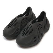 adidas YEEZY FOAM RUNNER ONYX/ONYX/ONYX HP8739画像