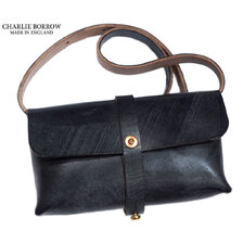 CHARLIE BORROW OAK BARK TANNED LEATHER &times; HAND STITCH SHOULDER BAG MADE IN ENGLAND black画像