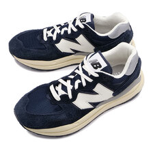 new balance M5740VLB NAVY画像
