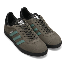 adidas GAZELLE PANTONE/PANTONE/CORE BLACK GX2209画像