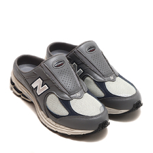 new balance M2002RMJ DARK GRAY画像