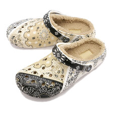 crocs Classic Lined Bandana Clog CHAI/MULTI 208061-2ZM画像
