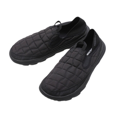 MERRELL HUT MOC 2 TRIPLE BLACK J004157画像