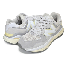 new balance W5740SGC WHITE BEIGE画像